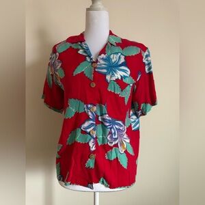 Pink/Red Floral vintage Hawaiian Button-Up Shirt size small made in Portugal